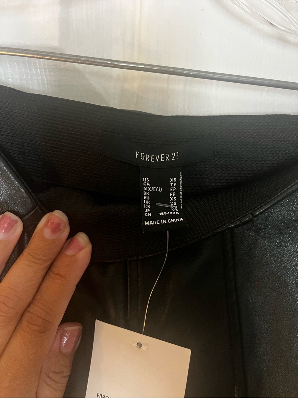 Forever 21 Black Faux Leather Slim Pants - Picture 3 of 9